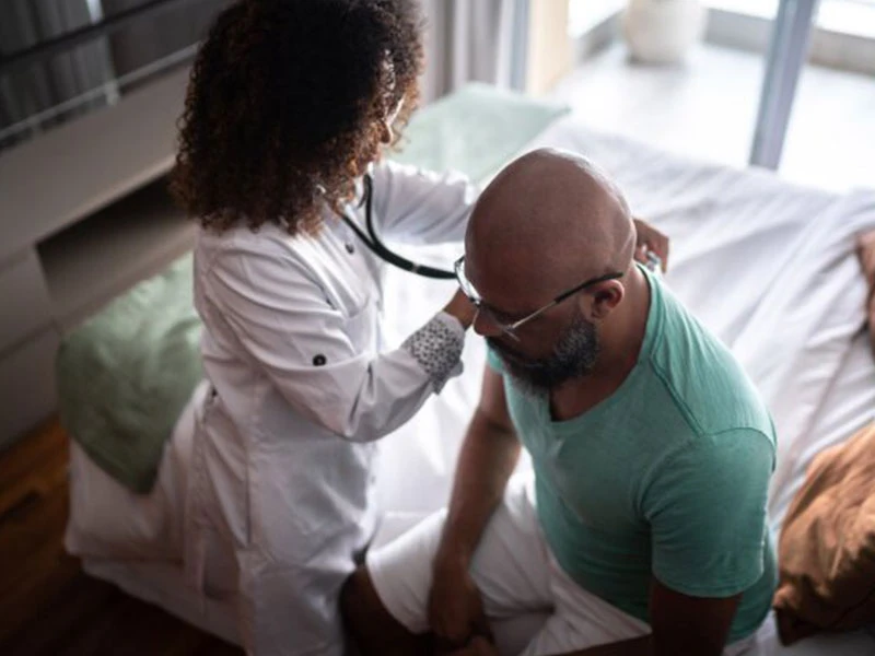 ویزیت-متخصص-قلب-و-عروق-در-منزل-